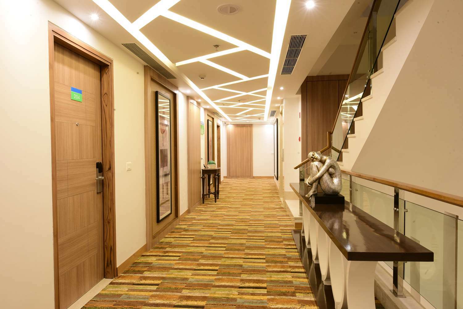 Surestay Plus By Best Western Амритсар Интерьер фото